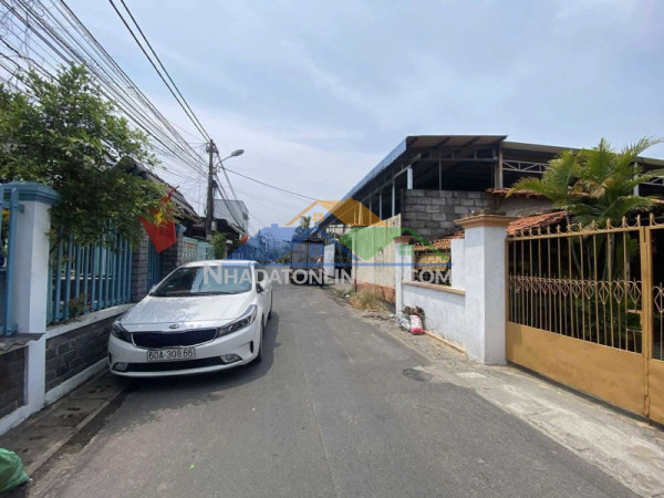 Bán nhà mặt tiền kinh doanh dĩ an (tphcm),gần nguyễn thị minh khai,giá rẻ