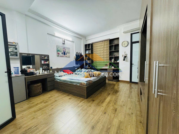 Xã đàn lô góc ngõ thông, kinh doanh 32m2 5 tầng mặt tiền 3.6m giá 8.5 tỷ