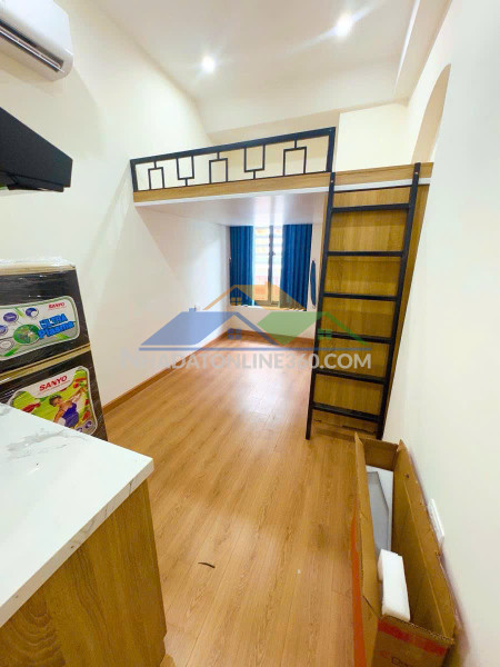 Nhà dương quảng hàm ở luôn, ngõ ba gác 31m2 5 tầng mặt tiền 3.3m giá 9.6 tỷ