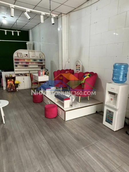 Sang nhượng quán lòng gia truyền đang kinh doanh tốt tại phường bồ đề, long biên