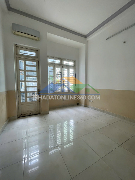 Cho thuê nhà 2  mặt tiền - phan văn trị- gò vấp - dt 320 m2 - giá 40 tr/tháng.