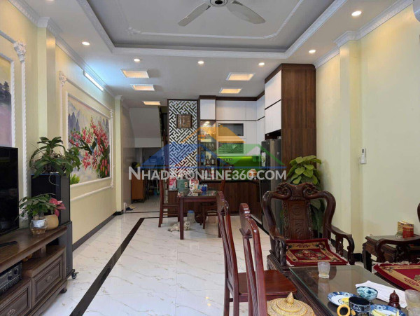 Nhà đẹp kim ngưu, mặt ngõ thông, 1 nhà ra đường ô tô, nhỉnh 6 tỷ