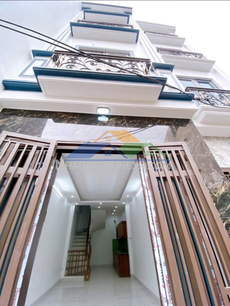 Cho thuê nhà trong ngõ đê trần khát chân, 60m2, 2.5 tầng, 3pn, 2 wc, 8 triệu