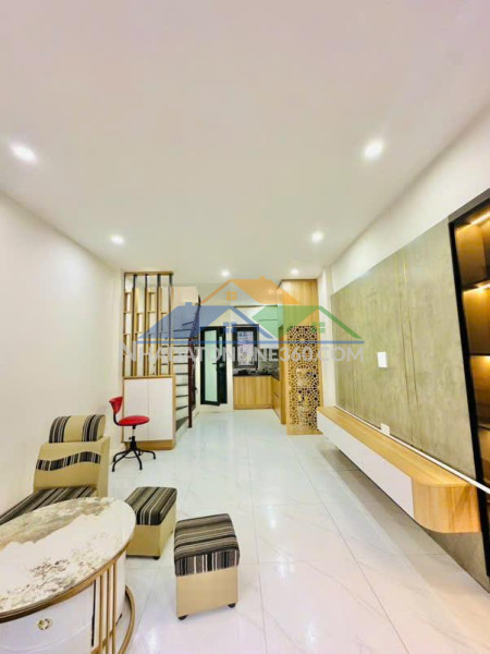 Cổ linh - đối diện aeon mall - 37m- 6.3 tỷ
