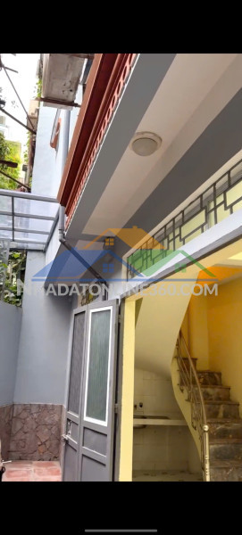 Cho thuê căn studio tầng 2 trong nhà biệt thự ngõ 488 ngọc thụy, long biên, hà nội