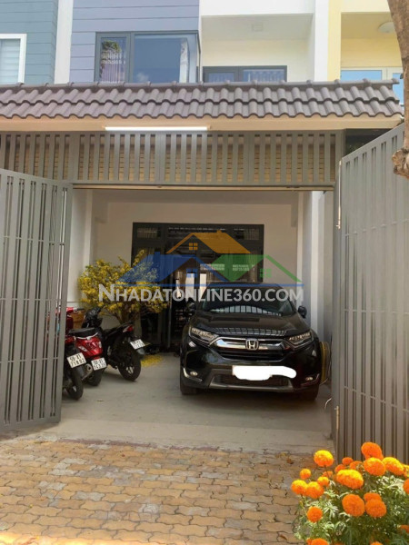 Bán nhà mặt phố q.9, dt 112m², 4 tầng, 4pn, 5wc, 16.1 tỷ, sổ hồng