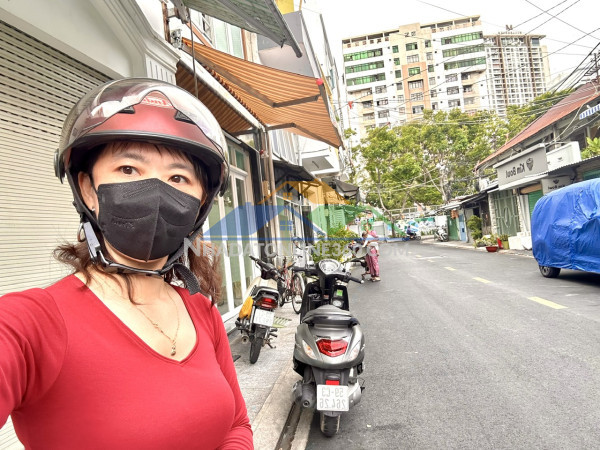 Chính chủ cần bán căn mặt tiền- khu phân lô bến vân đồn - gần khu ẫm thực vĩnh khánh ra hoàng diệu- gần trường đại học luật nguyễn tất thành.