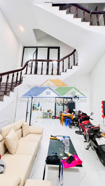 Nhà võ chí công – 2 mặt thoáng – 30m² x 5 tầng – gần hoàng quốc việt – giá 6,5 tỷ