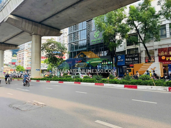 Siêu phẩm chính chủ cần bán nhà phố cầu giấy 45 m2 x5 tầng nhỉnh 30 tỷ đường rộng 6 làn xe ôtô kinh doanh đỉnh vị trí đắc địa