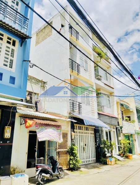 Doanh thu trên 200 - đường 8m - sát mt - 2p aeon - nhà đẹp 4 tầng - 7pn 7.x