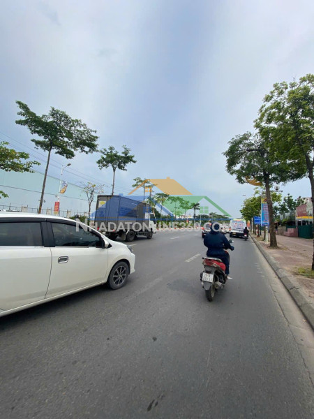 Bán nhà 7 tầng thang máy – lô góc, bát khối, long biên