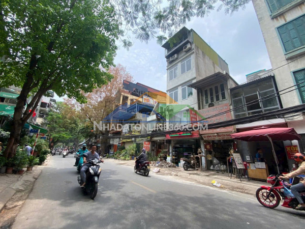 ✈️✈️✈️ siêu phẩm mặt phố trung tâm, mặt phố hoàng hoa thám 

 .

- giá rẻ hơn mặt ngõ- hộ khẩu ba đình- tương lai quy hoạch nhà tăng giá mạnh✈️✈️✈️✈️