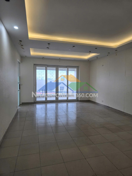 Cho thuê căn hộ dt 144m2 có thể làm văn phòng hoặc để ở lâu dài giá cực rẻ