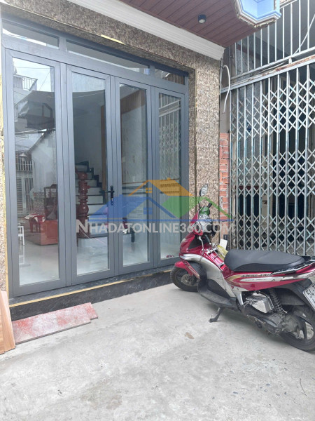 Nhà mới, sân rộng hẻm 1225 phạm thế hiển p5q8