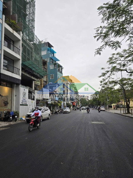 Bán nhà  lạc long quân otô tránh- kinh doanh- gần hồ tây   68 m  23.8 tỷ