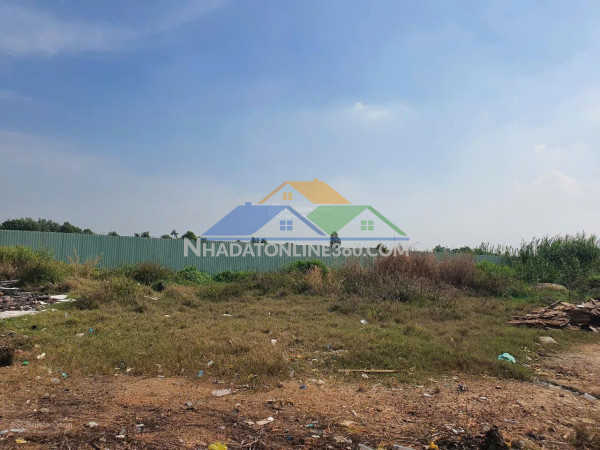 Chính chủ cần bán lô đất vị trí đẹp đức hoà, long an