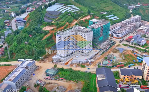 Bán liền kề tại trung tâm tx sa pa, cách sun palaza 900m sổ đỏ lâu dài giá 5,75 tỷ (cả đất + nhà)