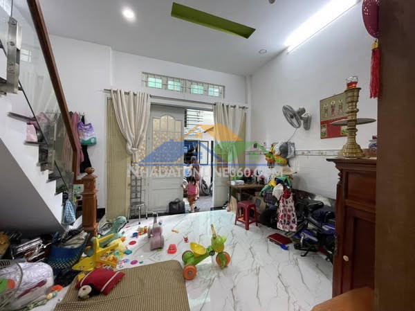 Ngay đại học văn lang cạnh chợ gò vấp