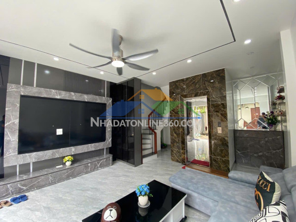 Bán nhà 6 tầng thang máy – 40m² – mặt tiền gần 5m – trung tâm long biên – 9 tỷ