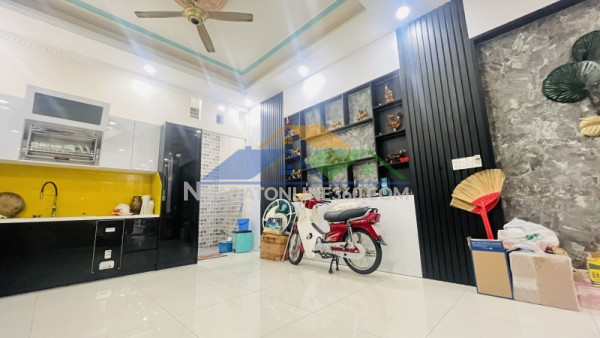 Bán nhà mặt tiền kinh doanh cực đỉnh,ngang khủng 18m,giá chỉ 15tr/m2