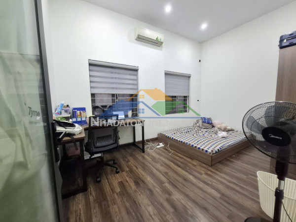 Nhà trần quốc hoàn 60m2 x 4t x mt5m, plô, ô tô, giá 21.8 tỷ