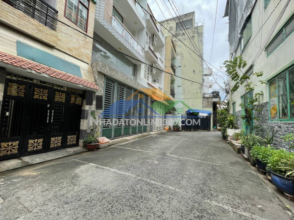 Bán nhà riêng, ngang 10.5m, hẻm xe tải 8m, đường nguyễn xuân khoát, tân phú