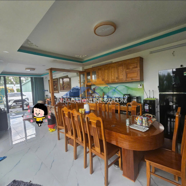 Nhà vị trí đẹp -  giá ưu đãi chính chủ cần bán show room mặt tiền vị trí tại huyện bến lức, long an