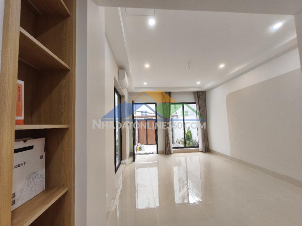 ???? siêu phẩm 3 tầng_ 65 m. lô góc dân xây-  ô tô đỗ cửa, nhỉnh 4 tỷ.