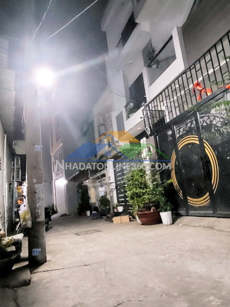 Bán nhà ngõ đỗ xuân hợp, q.9, 135m2, 2pn, sh, 7.2 tỷ. lh: 0933125879