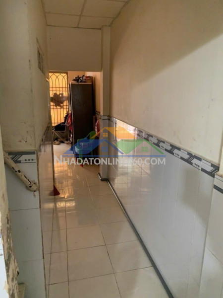 Bán đất tặng nhà cấp 4 2pn hẻm xe công chứng trong ngày chỉ 3,3 tỷ.