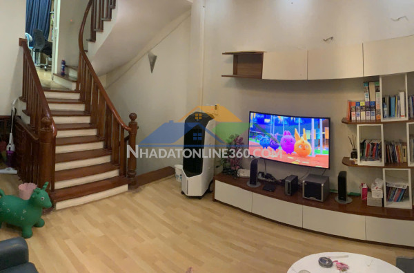 Cho thuê căn hộ tập thể tầng 1 đường hoàng ngọc phách, 80m2, 2 phòng ngủ, 10 triệu