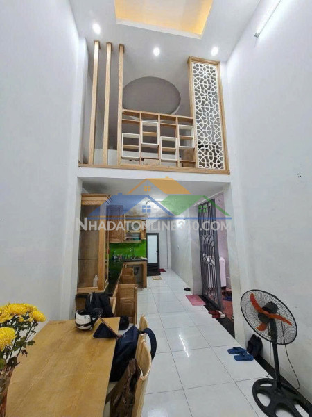 Cho thuê nhà nguyên căn ngõ 205 định công thượng, 5 tầng x 40m2, 3 ngủ, 11 triệu/th