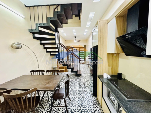 Nhà tứ liên phân lô - dân xây - ngõ thông - 20m oto giá nhỉnh 9 tỷ.