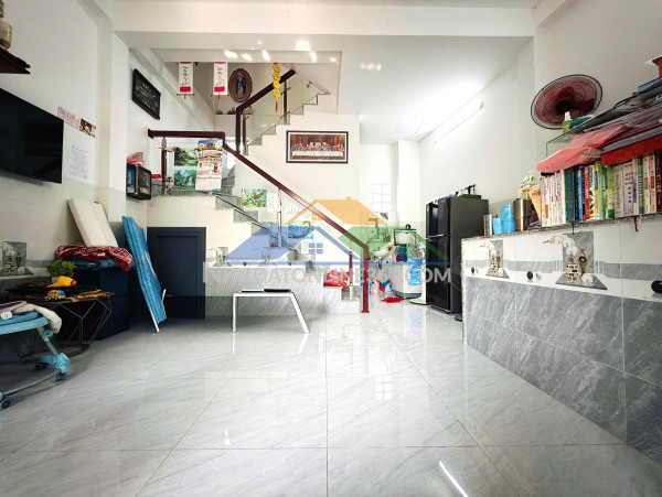 Bán nhà 3 tầng hẻm xe hơi 45m2 chỉ 4,2 tỷ gần chợ tam hà tam phú thủ đức