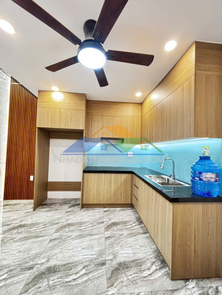 Nhà mặt tiền trung mỹ tây quận 12-dt 8tr/tháng-44m2-3 tầng-4,1 tỷ