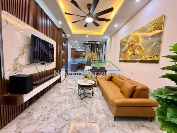 Bán nhà trần khát chân 31/36m2. 5 tầng. mặt tiền 3.5m giá 8.9 tỷ hai bà trưng hà nội