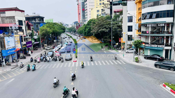 Liền kề lô góc bình minh garden, cách cầu đông trù 100m, vỉa hè đá bóng, vừa ở vừa kinh doanh