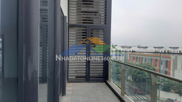 22.10.25 cho thuê căn hộ sunshine green iconic đẳng cấp nhất long biên, 3 ngủ dt 200m2, nhà nguyên bản mới tinh