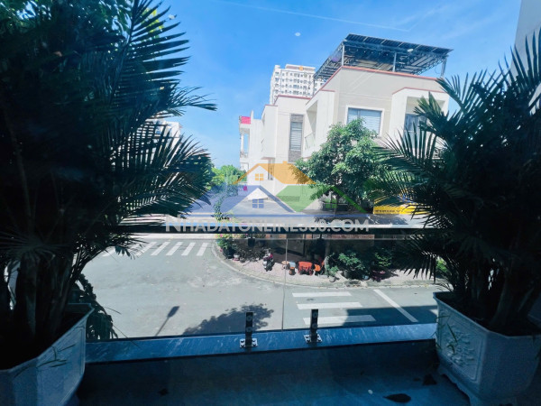 Nhà đẹp 1 trệt 1 lửng 2 lầu – sân thượng trước sau - chiêu liêu - dĩ an