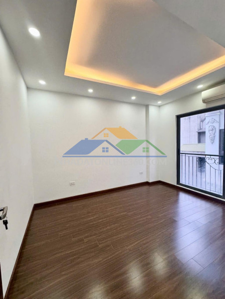 Bán đất tặng nhà nguyễn sơn- oto tránh- sát phố dân trí tuyêt vời 65m 18,x tỷ(thương lượng)