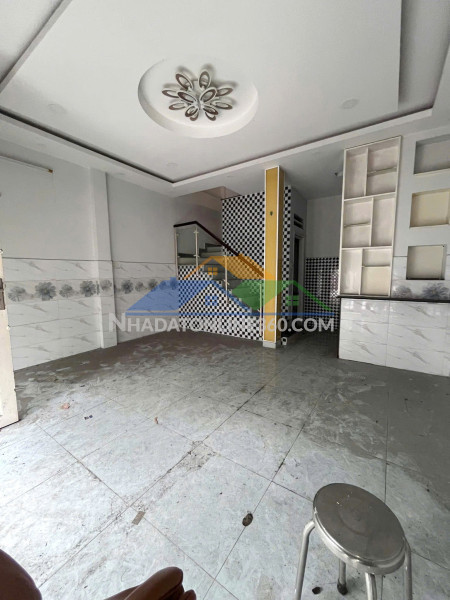 Nhà góc cấp 4 mặt tiền ụ cây p10 q8, giá 5.1 tỷ