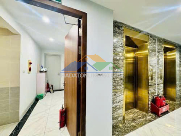 Bán nhà ngõ lạc long quân 288m 8tàng thang máy ôtô tránh dt khủng giá 135 tỷ 0336212066