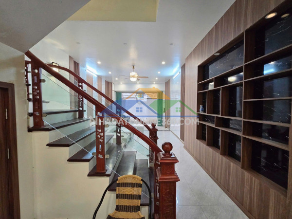 Gấp!bán nhà hàm nghi hàng xóm vinhomes hàm nghi,oto tránh,50mx4t,mt=4,5m, 10.5ty