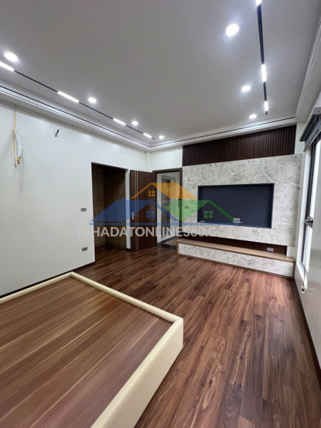 Sêu hiếm- bán nha nguyễn sơn 50m 5 tầng gara thang máy full nội thất 17,5 tỷ( tl)