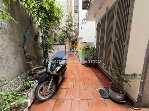 Bán nhà ngọc khánh - giảng võ - nhà đẹp dân xây - 42m2x5t - 9.85 tỷ