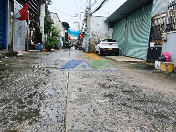 Bom tấn gấp bán nhà xưởng ngay chợ bình thành -hẻm 7m -838m2-2 tâng 40 tỷ