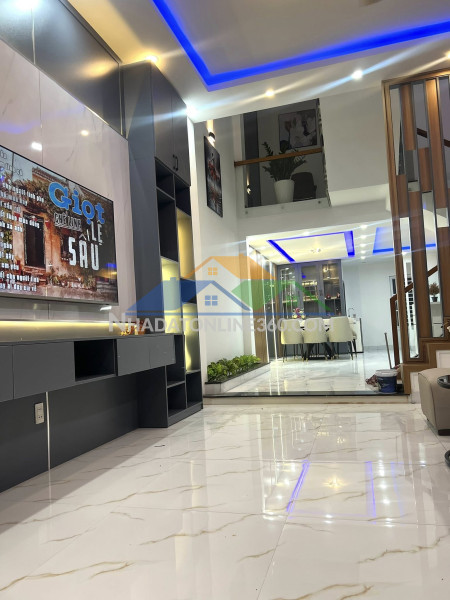 ????????bán nhà 3 tầng full nội thất- đường vũ quỳnh - sát biển