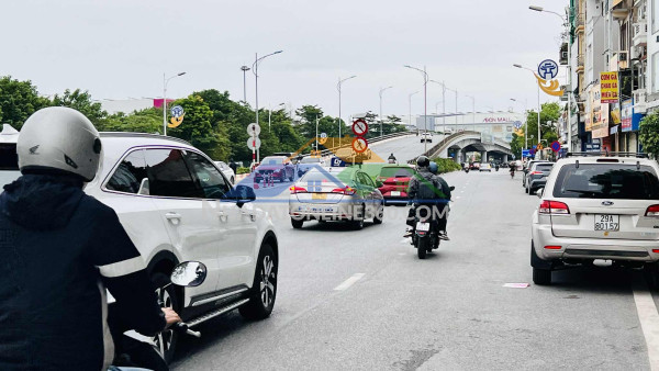 Bán nhà cổ linh, lô góc, vỉa hè, xe container quay đầu