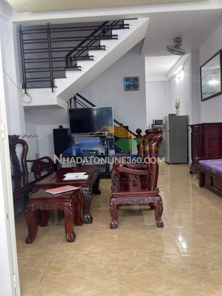 Bán nhà trệt 2 lầu sân thượng 4 pn 4 wc mới đẹp (4.9x11)  hẻm thông thoáng