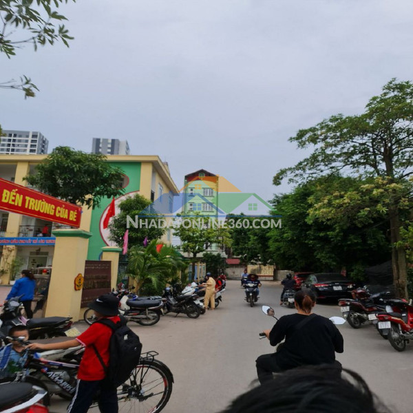 Trung tâm trâu quỳ, gia lâm, hà nội. 36m2 đường rộng 20 giá đầu tư. lh 0989894845